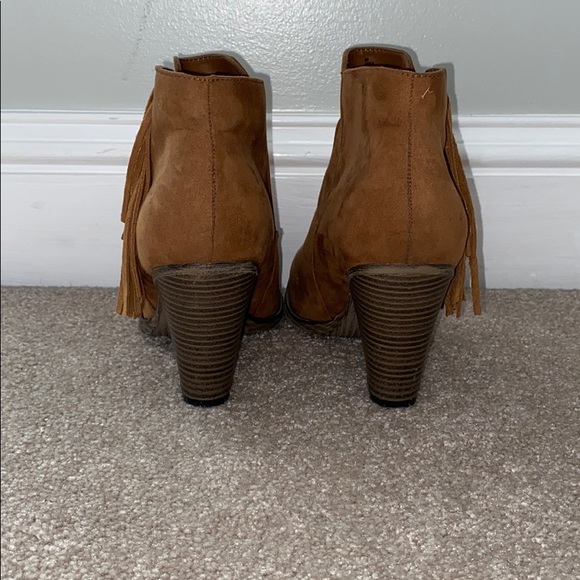 MIA chestnut suede booties with side frill - Picture 5 of 5